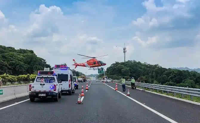 巴楚高速公路汽车救援案例