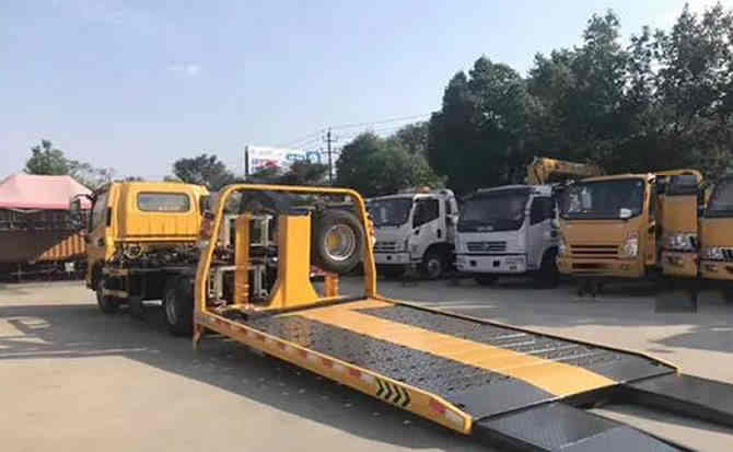 巴楚汽车中途维修案例